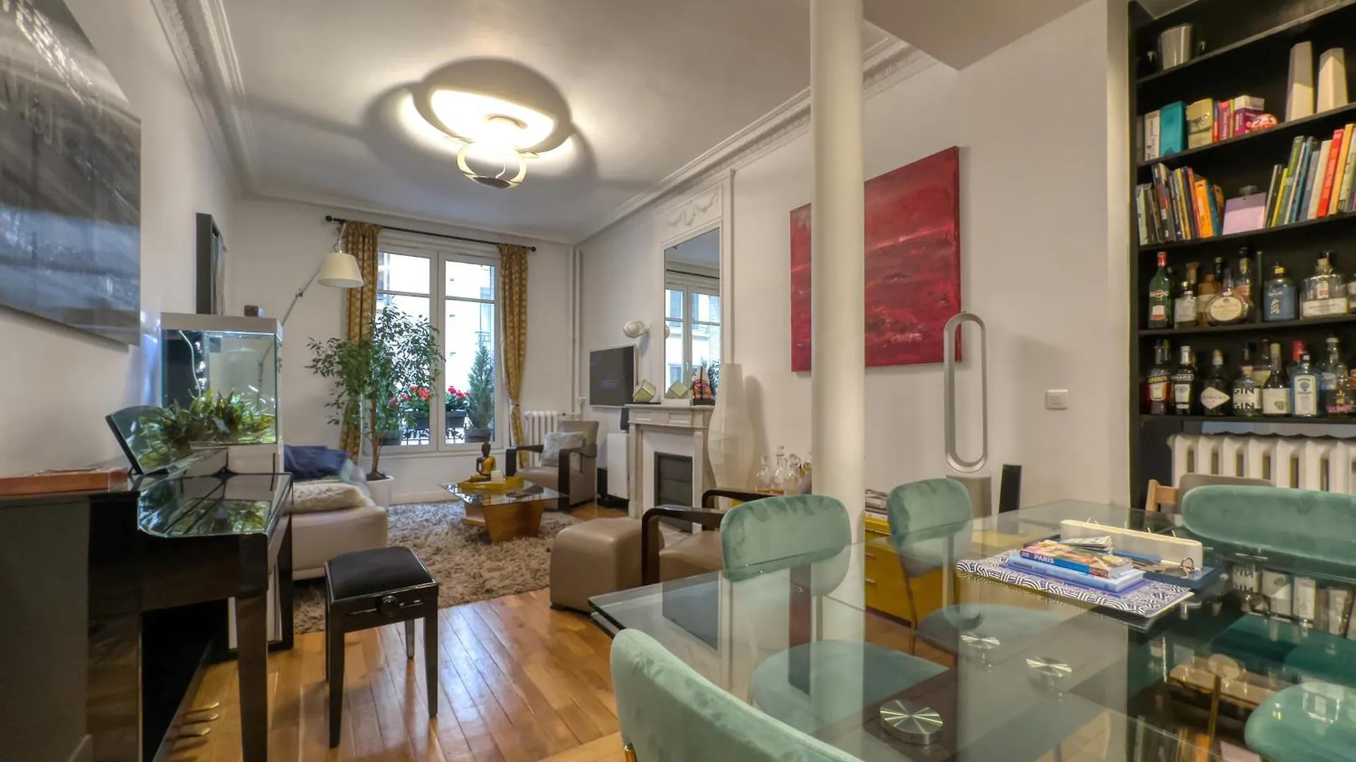 Apartment Luxury Place Near Champs Elysees Paris