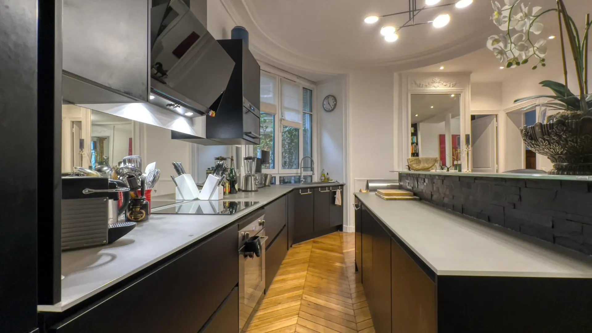 Luxury Place Near Champs Elysees Apartment Paris