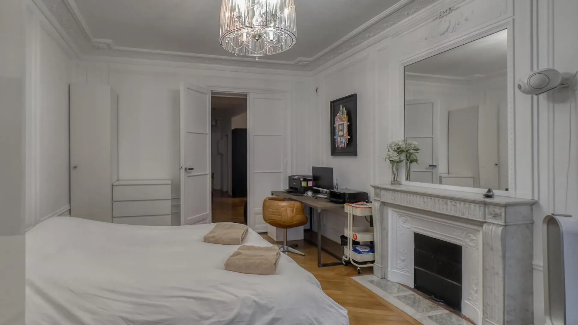 Apartment Luxury Place Near Champs Elysees