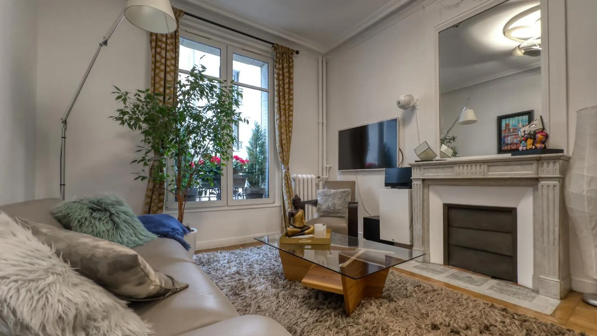 Luxury Place Near Champs Elysees