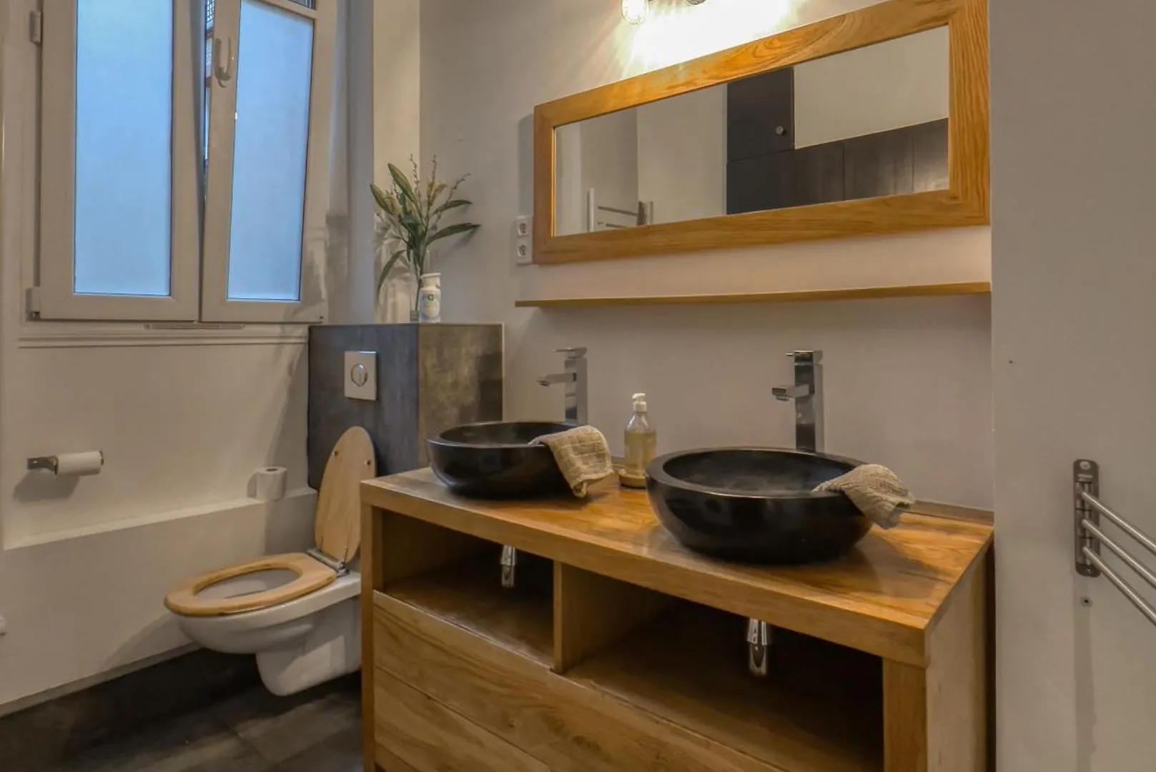 Luxury Place Near Champs Elysees Paris