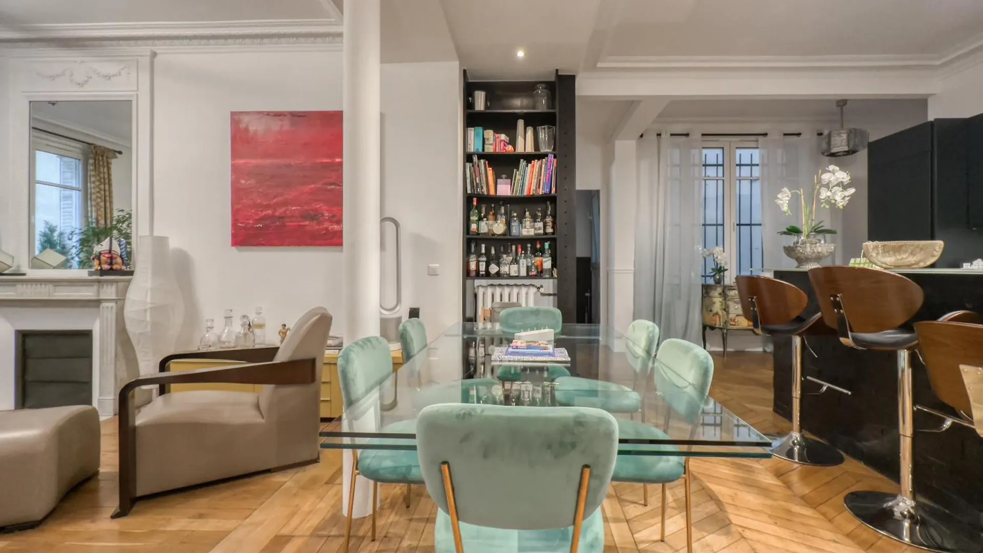 Luxury Place Near Champs Elysees
