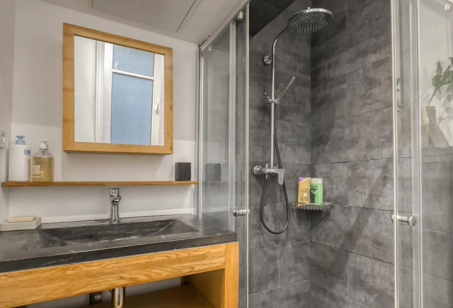 Apartment Luxury Place Near Champs Elysees Paris