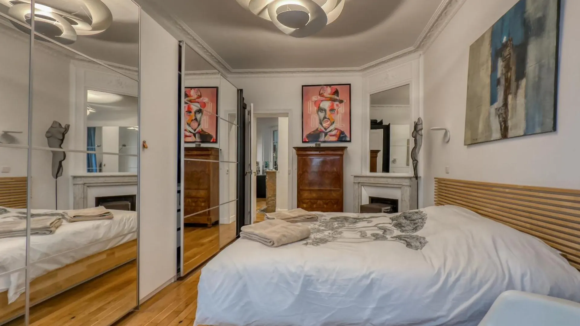 Apartment Luxury Place Near Champs Elysees Paris